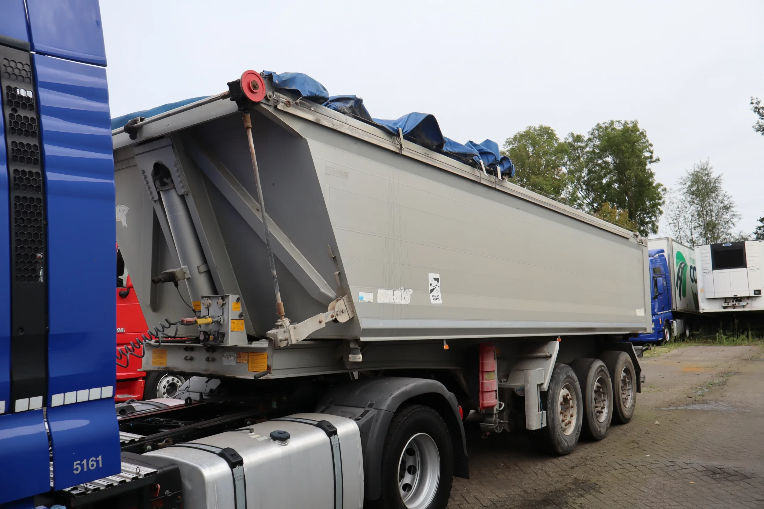 Benalu 2016 - * C39 * 3AXLE * 26cub * afbeelding 1