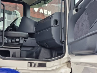 Scania R 2008 - R500 V8 Highline 6x2/4 - Manual gearbox - Custom exterior - Steering axle imagem 20