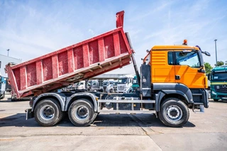 MAN TGS 2011 - 33.440 BB TIPPER / TRACTOR imagen 3