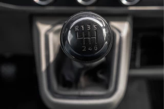 Volkswagen Transporter 2020 - T6.1 2.0 TDI L2H1 | 150 PK | Cruise | Airco | Trekhaak afbeelding 22