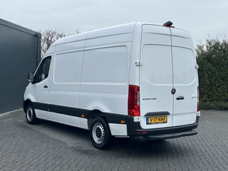 Mercedes-Benz Sprinter 2022 - 317 CDI 170 PK 3.5T RWD / L2H2 / AUTOMAAT / 270 A DEUREN / AIRCO / CRUISE / APPLE CARPLAY / 3-ZITS / CAMERA obrazek 4