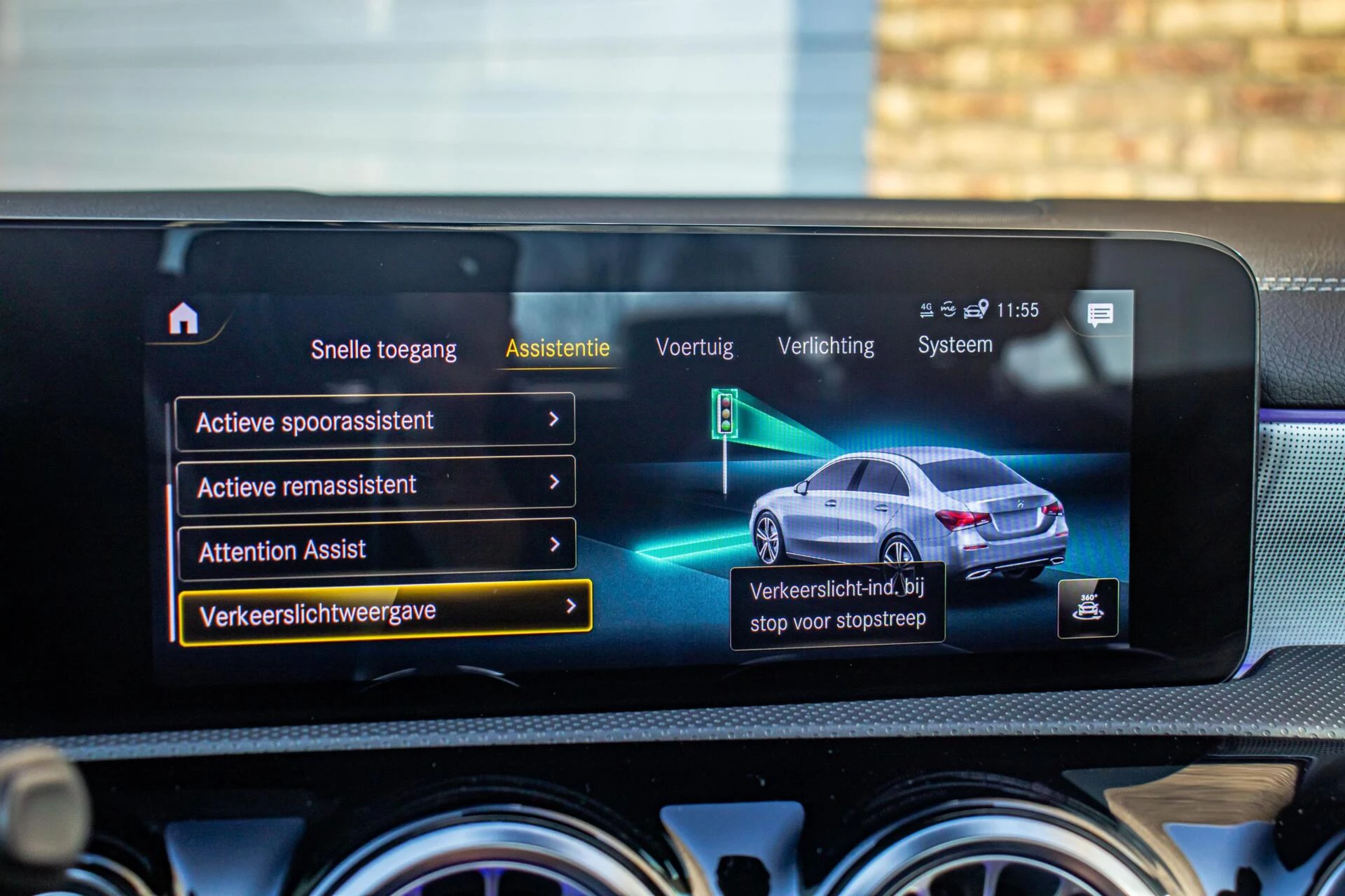Mercedes-Benz A-Klasse 2021 - 250e AMG-Line, Pano, Burmester, Half Leder afbeelding 19