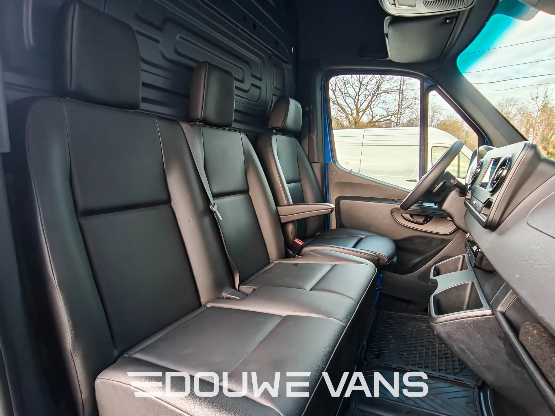 Mercedes-Benz Sprinter 2024 - L2 H2 Automaat 315 BLAUW MBUX DAB Trekhaak Bild 11