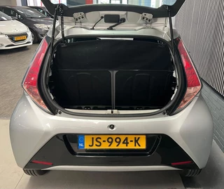 Toyota Aygo 2015 - 1.0 VVT-i x-clusiv 2e Eigenaar - Achtercamera - Airco bild 10