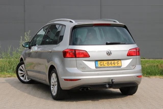 Volkswagen Golf Sportsvan 2015 - 1.4 TSI Highline Automaat AllSeason Trekhaak Stoelverwarming LED !!NIEUWBINNEN!! изображение 3 миниатюра