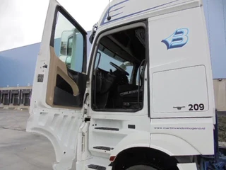 Mercedes-Benz Actros 2013 - 2542 6X2 obrazek 9