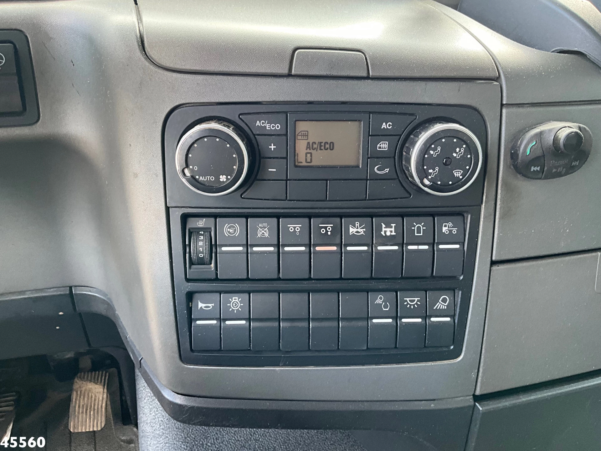 MAN TGS 2012 - 35.440 8x4 HMF 16 Tonmeter Z-kraan obrázek 15