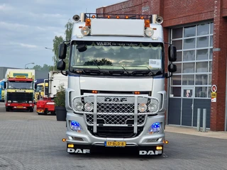 DAF XF 480 2018 - Spacecab 6x2/4 - Show truck - Manual gearbox - PTO/Hydraulic -Custom interior image 2 thumbnail