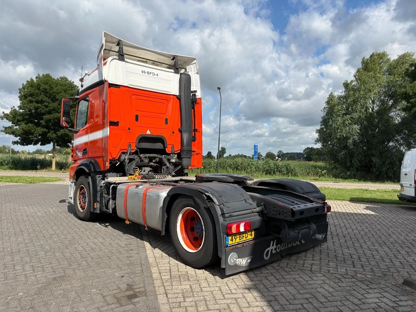 Mercedes-Benz Actros 2014 Bild 2