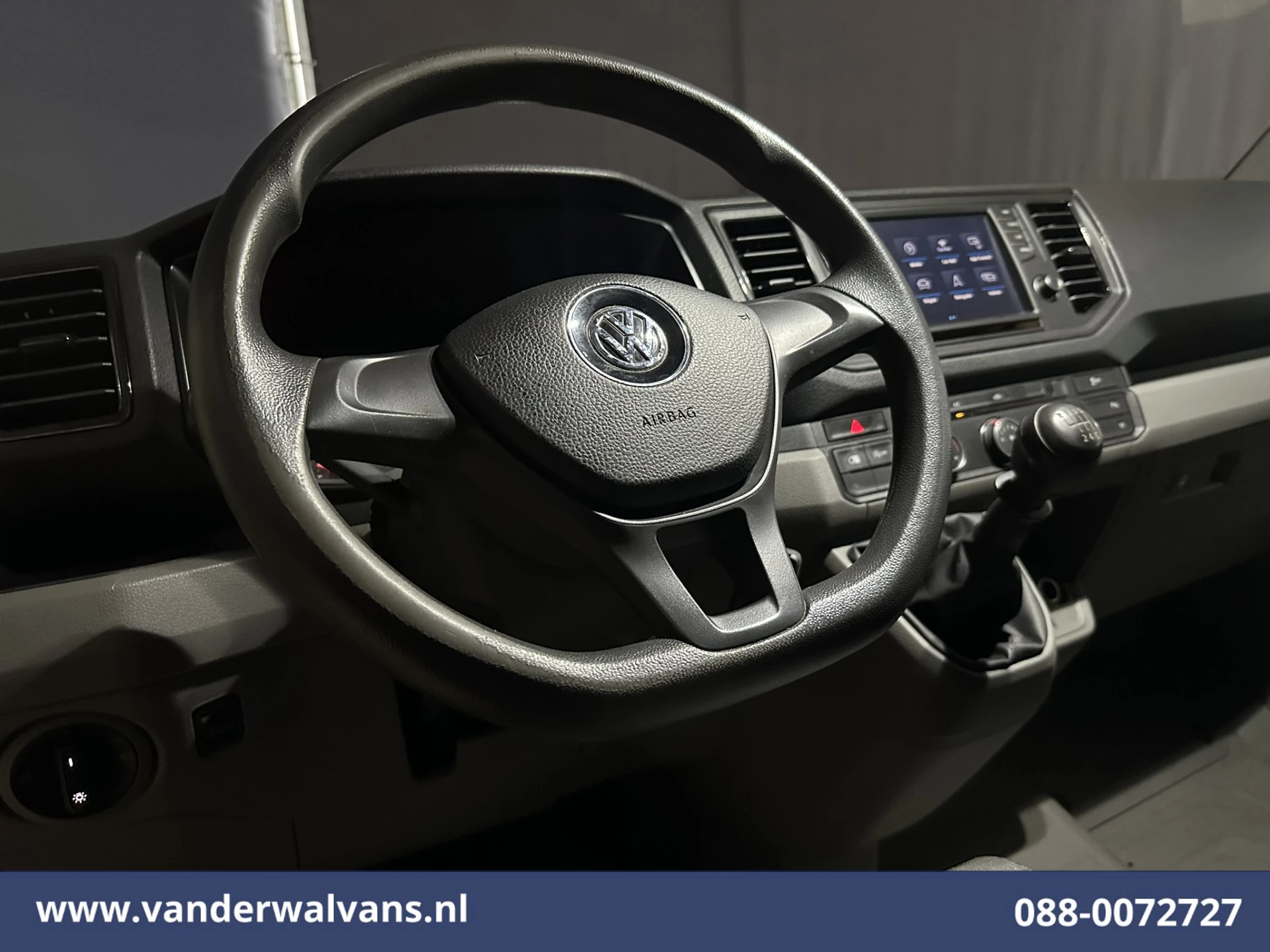 Volkswagen Crafter 2019 - 2.0 TDI 140 pk L3H3 L2H2 Euro6 Airco | Camera | Navigatie | Apple Carplay | Massagestoel image 15