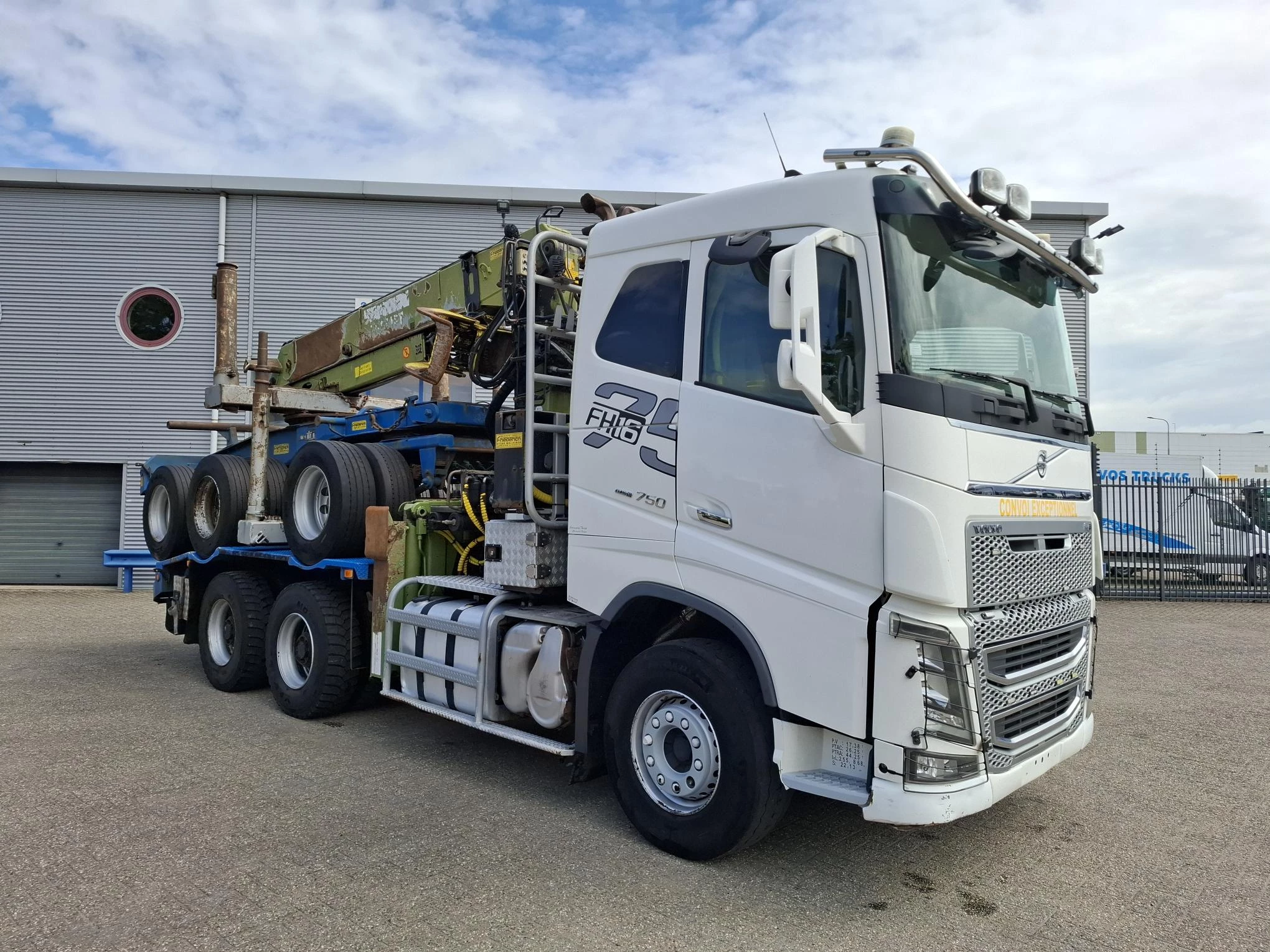 Volvo FH 2016 - 16.750 / LOGGING TRUCK / 6X4 / VEB+ / RETARDER / 2XBIG AXLE / FRIEDERICH 281SL / 9 METER / 596187 KM / 3AXLE DOLLY / 9TON BPW AXLES / AUTOMATIC / EURO-6 / 2016 obrázek 11