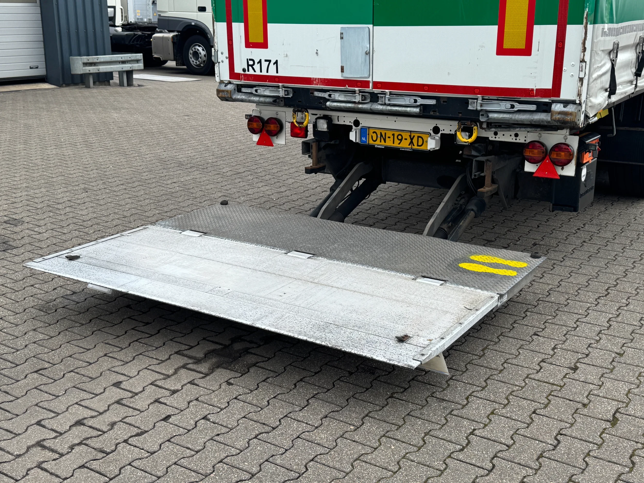 Krone 2015 - Schuifzeil-Dak / Laadklep / BPW-Axle / Code XL / APK obrázek 4