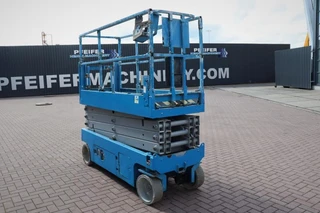 Genie 2013 - GS2632 Electric, 10m Working Height, Non Marking T image 2 miniature