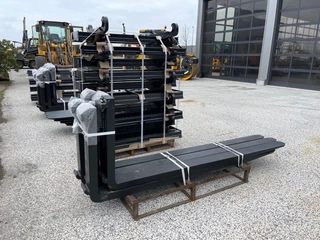 Palletvorken zware uitvoering Palletvorken zware uitvoering Diverse lengtes 150-240cm afbeelding 3 miniatuur