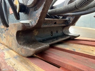 OilQuick N/A 2010 - OQ80 - M318D / M320F / M322D / 320D / 320E / 323D image 12