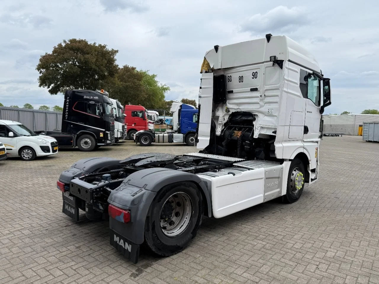 MAN TGX 2021 - 18.510 / RETARDER / !!ONLY:319233 KM!! / ACC / LWDS / AUTOMATIC / EURO-6 / 2021 obrázek 5
