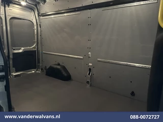 Ford Transit 2021 - 2.0 TDCI 170pk L3H3 Euro6 Airco | Navigatie | 2500kg Trekhaak | Cruisecontrol image 11