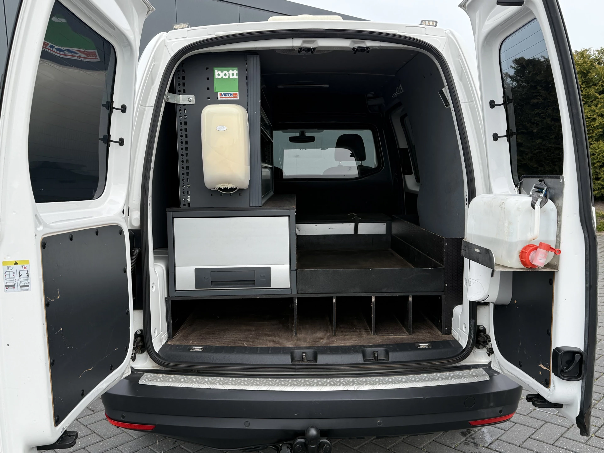 Volkswagen Caddy 2018 - MAXI 2.0 TDI 4-MOTION E6 / L2H1 / MAXI / 4x4 / 1e EIG. / AIRCO / CRUISE / TREKHAAK / INRICHTING 220V zdjęcie 8
