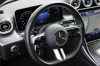 Mercedes-Benz C-Class 2023 - Estate 300e AMG Line NIGHT PAKKET DISTRONIC SFEER CARPLAY CAMERA MULTIBEAM 19'' obrazek 11