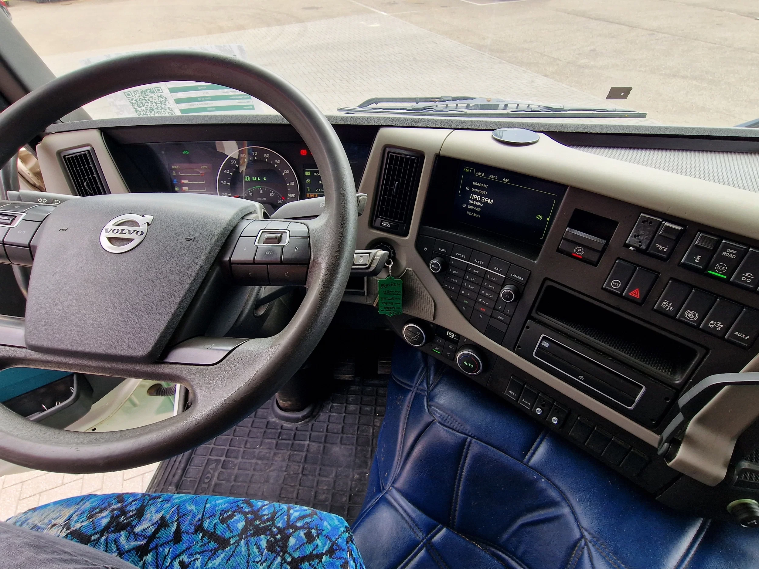 Volvo FM 2014 - 410 Globetrotter 6x2*4 - Livestock - Euro 6 - Steering axle zdjęcie 19