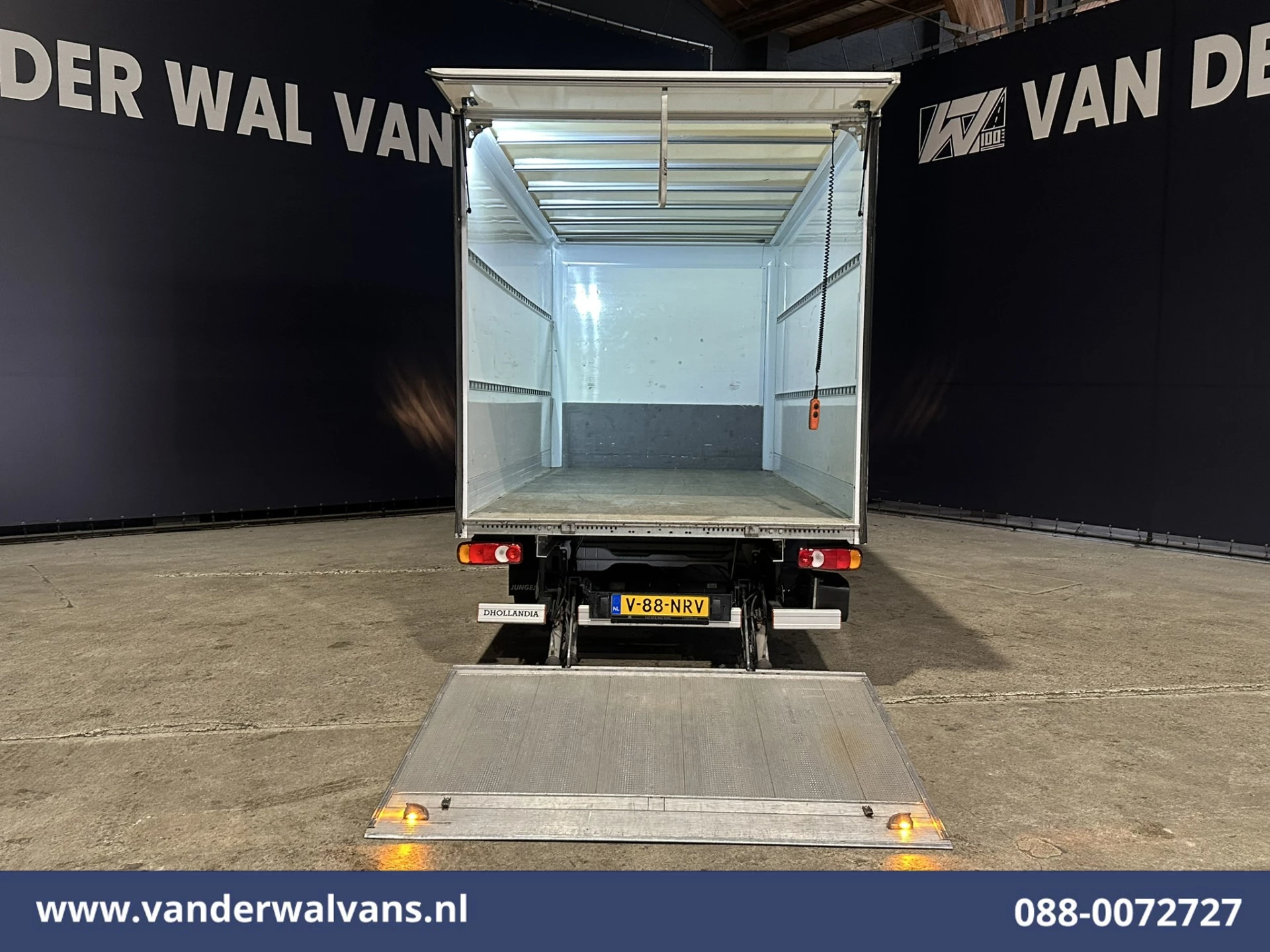 Peugeot Boxer 2022 - 2.2 BlueHDi 141pk Bakwagen 435cm Lang Laadklep Euro6 Airco | 1085kg laadvermogen | Cruisecontrol image 2