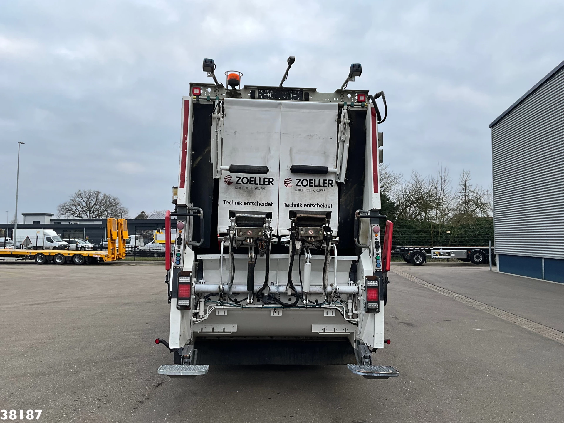 MAN TGS 2018 - 26.320 Euro 6 Zoeller 22m³ Just 116.493 km! image 8
