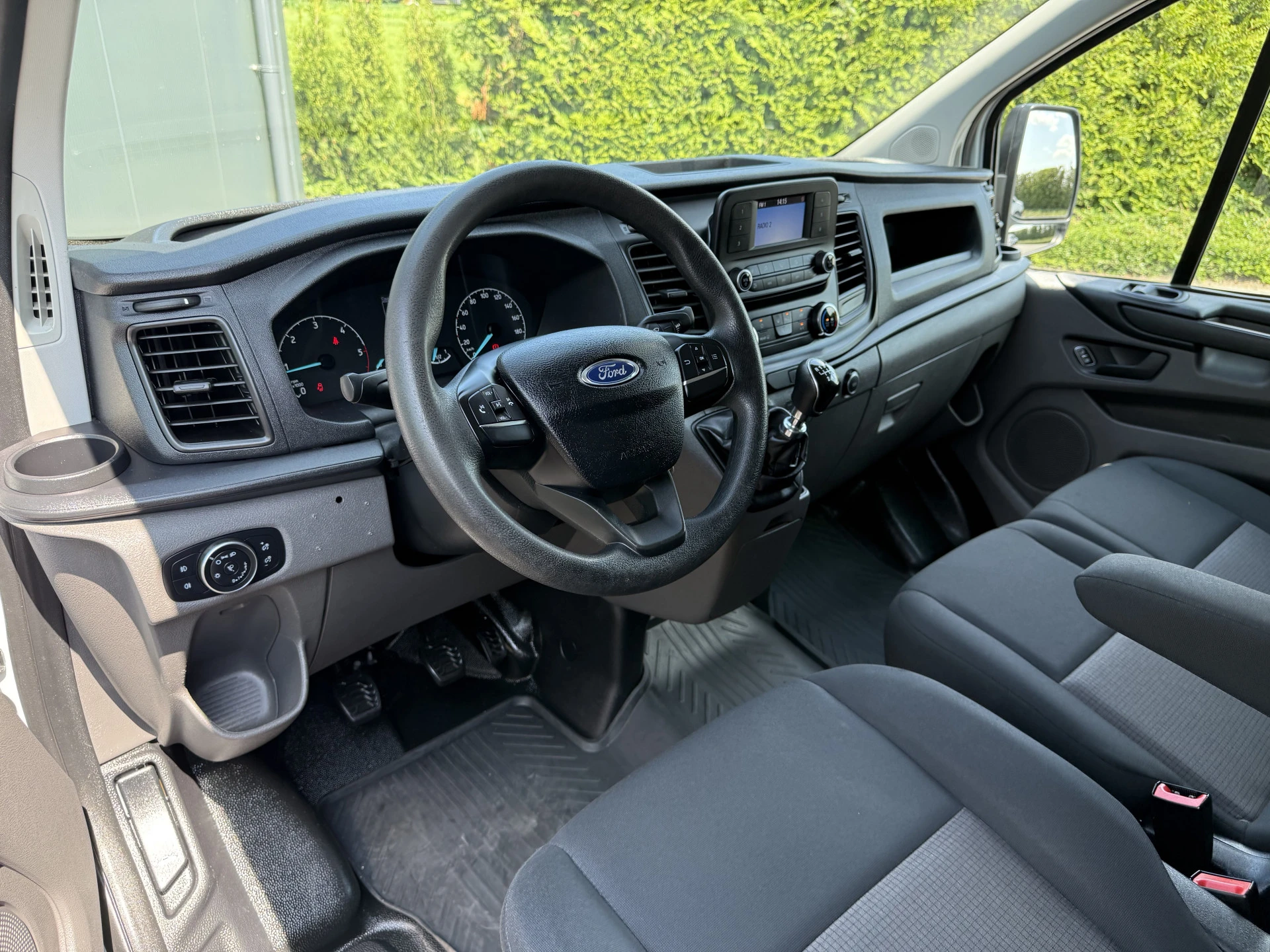 Ford Transit Custom 2019 - 2.0 TDCI / L1H1 / 1e EIG. / 40.176 KM! / TREKHAAK / IMPERIAAL / INRICHTING / AIRCO / 3-ZITS afbeelding 6