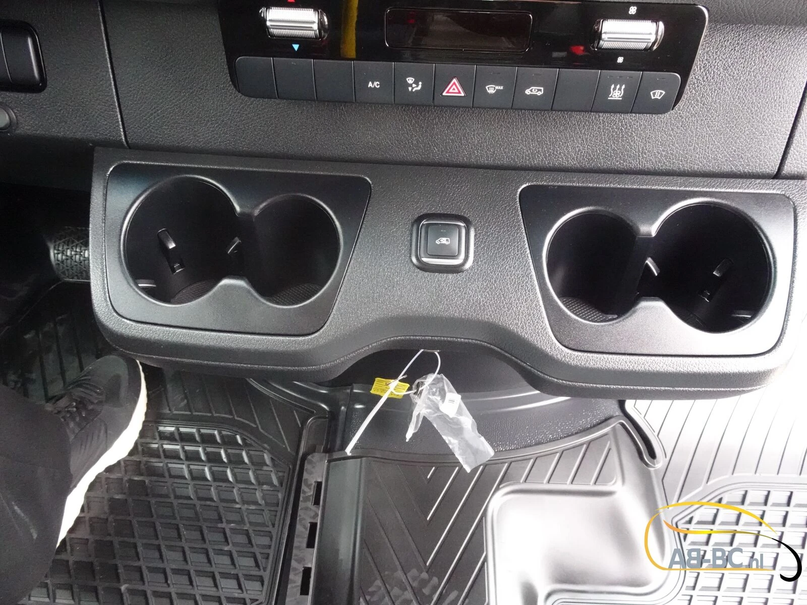 Mercedes-Benz eSprinter - 17 Seats Electric Range: 465 km Bild 54