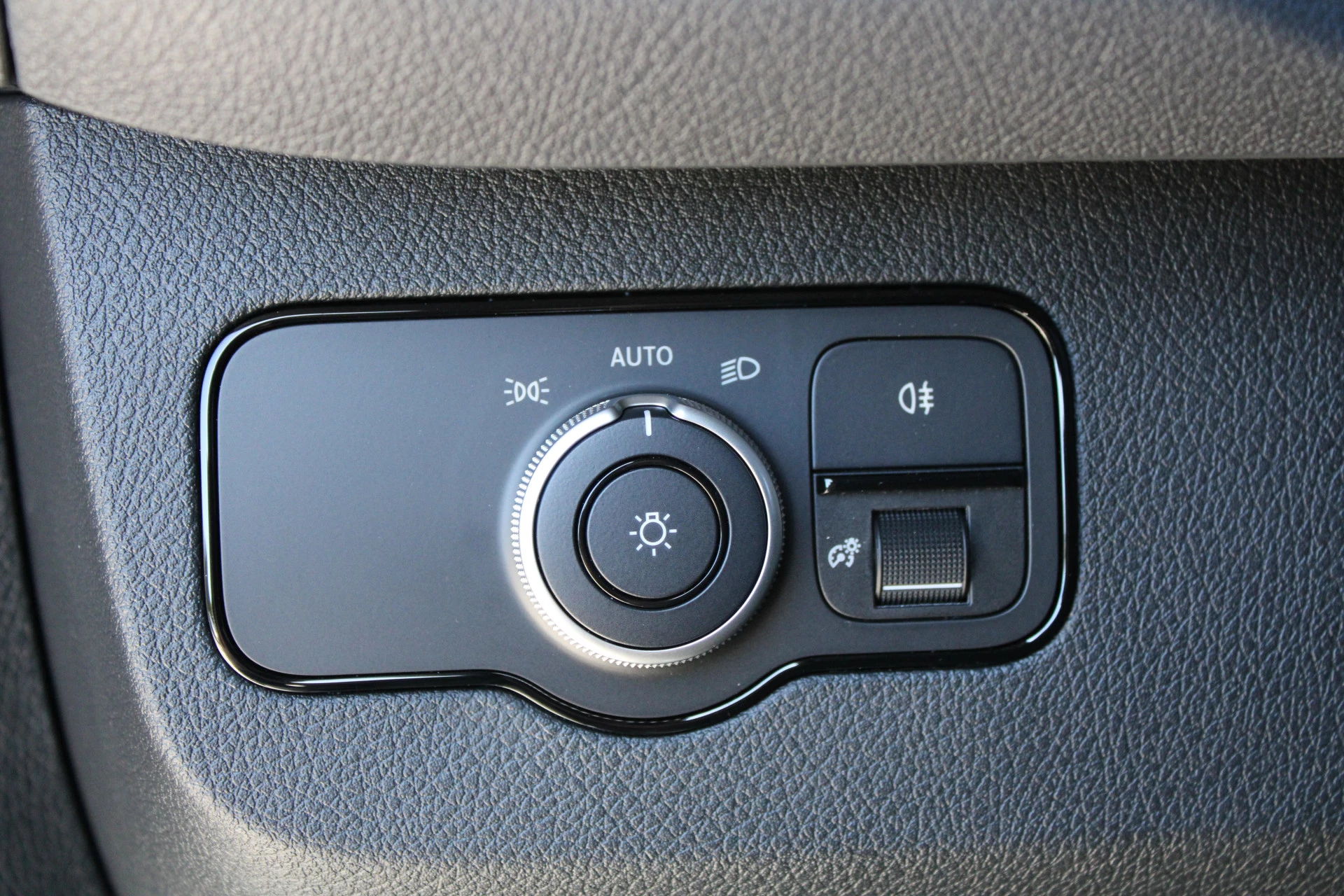 Mercedes-Benz Sprinter 2024 - 317CDI L2H2 Select - LED - Mbux 10 - 3.5t Trekhaak - Geveerde Stoel - Betimmering - Camera - Carplay - Blind spot - Cruise - Rijklaar obrázek 18