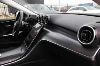 Mercedes-Benz C-Class 2022 - 300e AUT9 Business Line Limited DISTRONIC CARPLAY SFEER CAMERA obrazek 15