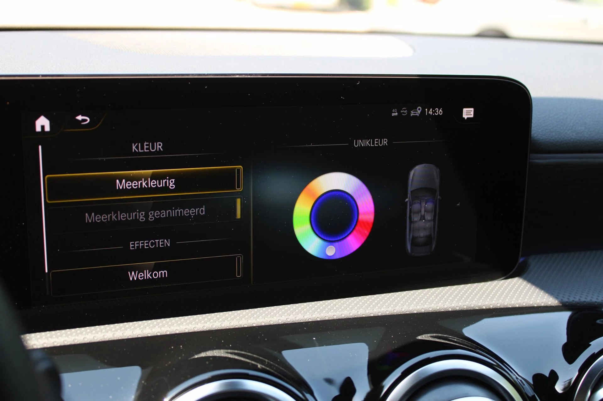 Mercedes-Benz A-Klasse 2023 - 180 AMG Line Panodak Sfeerlicht Keyless afbeelding 28