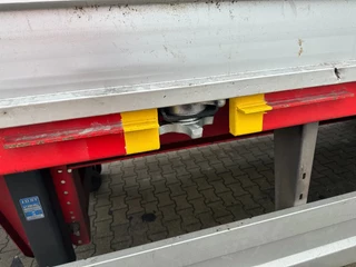 Pacton Oplegger 2020 - platte met twist locks voor 1x40FT / 2x20FT /1x20FT centraal / 1x30FT / alu zijborden / NL trailer / APK 12-2026 bild 14
