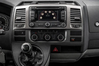 Volkswagen Transporter 2013 - 2.0 TDI L2H1 | 140 PK | 5-Zits | Cruise | Airco | Trekhaak afbeelding 22
