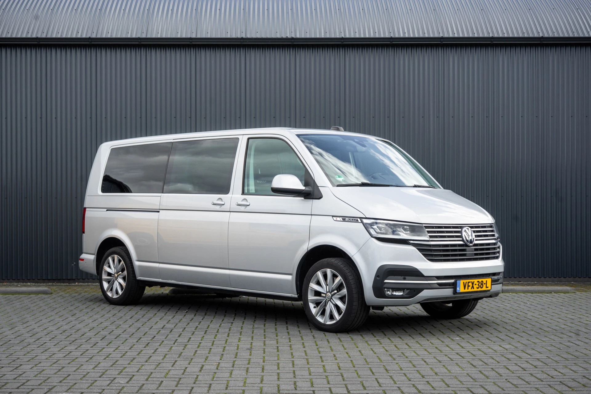 Volkswagen Transporter 2020 - T6.1 2.0 TDI L2H1 | DC | Bulli | 200PK | Leder | Carplay | Virtual | Adapt Cruise zdjęcie 4