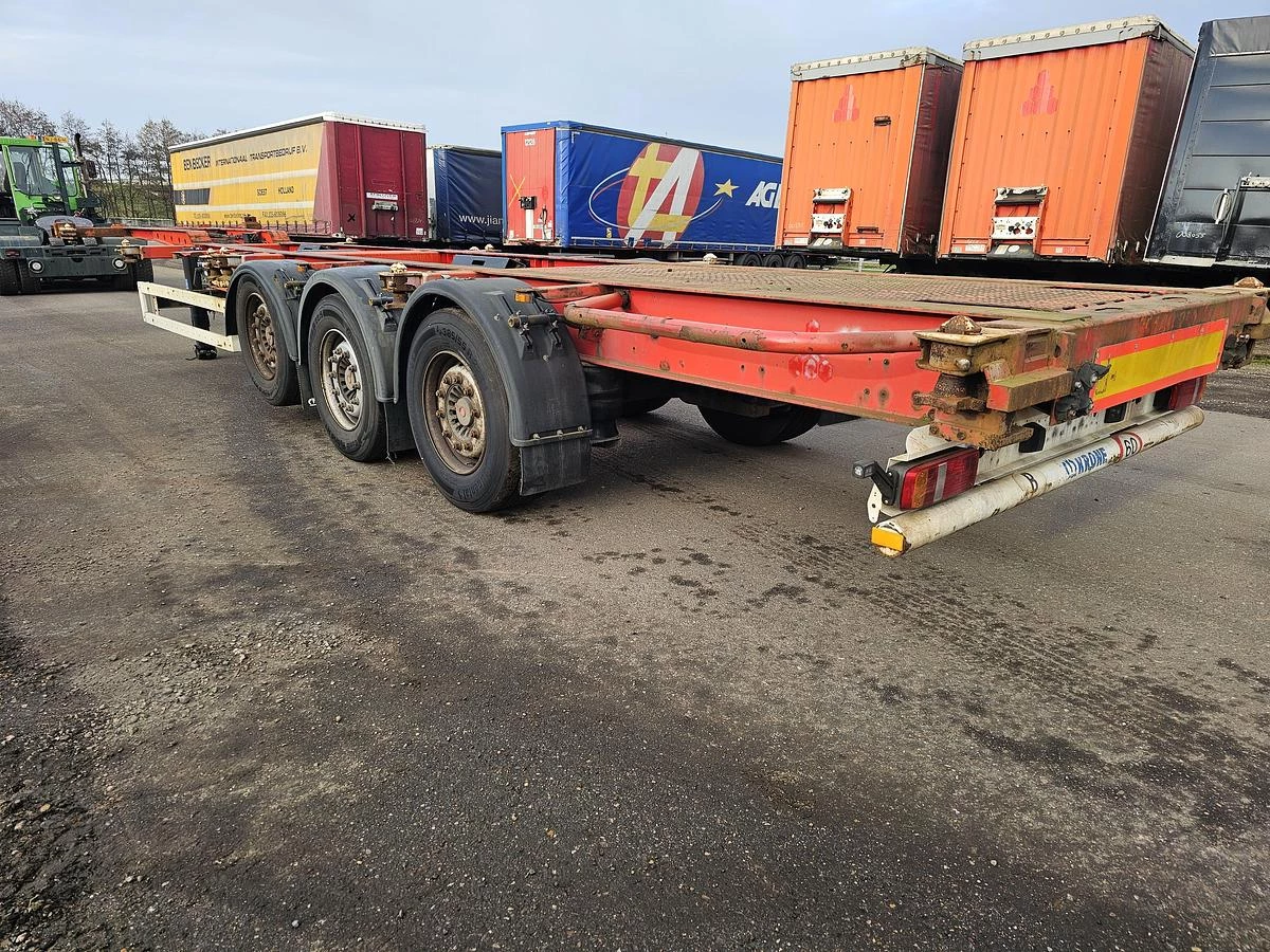 Krone SD 27| FIXED CHASSIS | SAF DISC. 40 FT |2 X 20 FT| HIGHCUBE | 20 FOOT MIDDLE| LIGHT WEIGHT|4740 KG. 2004 imagen 4