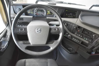 Volvo FH 2019 - 500 Globe XL 4x2 (KB) - NEW TACHO - PARK. AIRCO - 2 x FUEL TANKS - XENON - GOOD CONDITION - obrazek 6