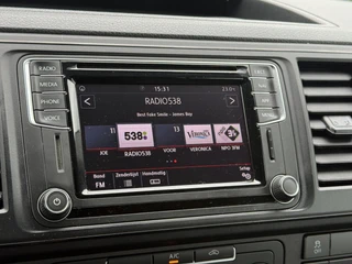Volkswagen Transporter 2019 - 2.0 TDI 150 PK / L2H1 / DUBBELE CABINE / TREKHAAK / 1e EIG. / AIRCO / CRUISE / ISOFIX / NAVI image 16