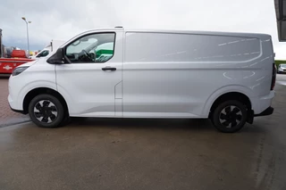 Ford E-Transit 2025 - Cust. 340 L2H1 136PK Trend 65 kWh Elektrisch image 8