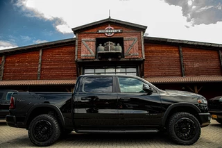 Dodge Ram 1500 2024 - Dodge Rebel Night Hurricane obrazek 8