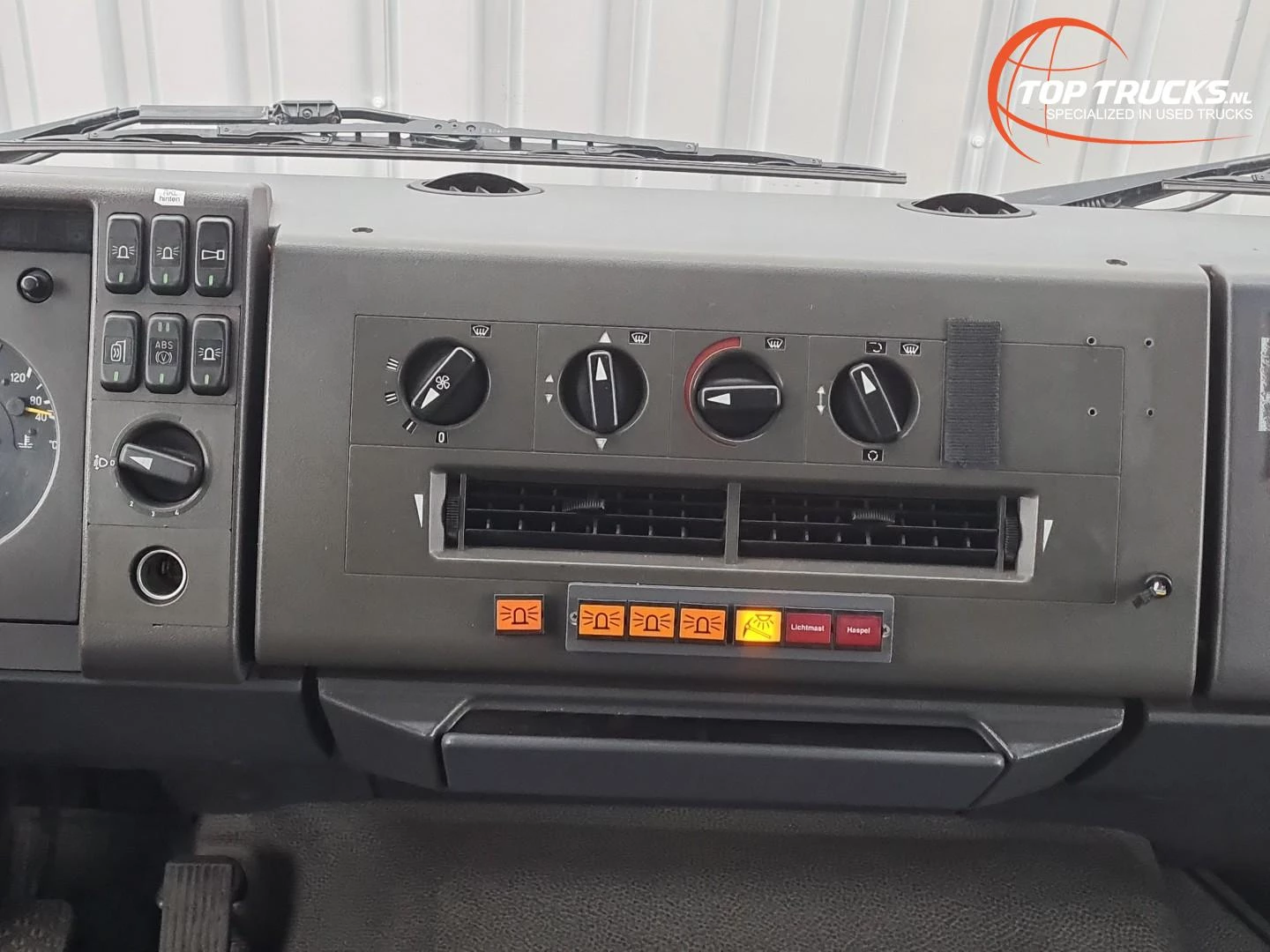 Mercedes-Benz 1124 AF 1996 imagem 11
