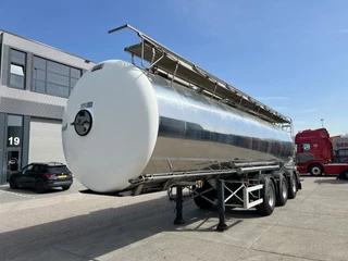 Magyar S43EBT 2011 - Inox Food Tank / 36.450 Lit / Steering Axle immagine 4