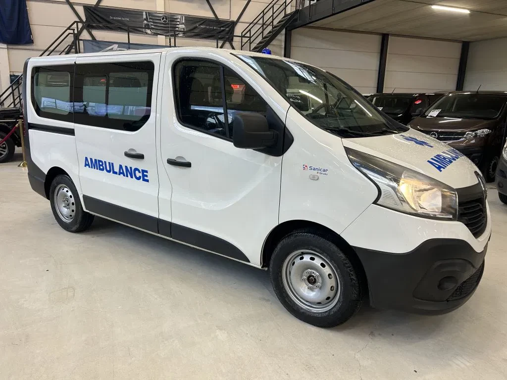 Renault Trafic - 1.6DCI L1H1 Ambulance UNUSED NIEUW Airco Cruisecontrol 3X Op Voorraad nieuw en on gebruikt Bild 6