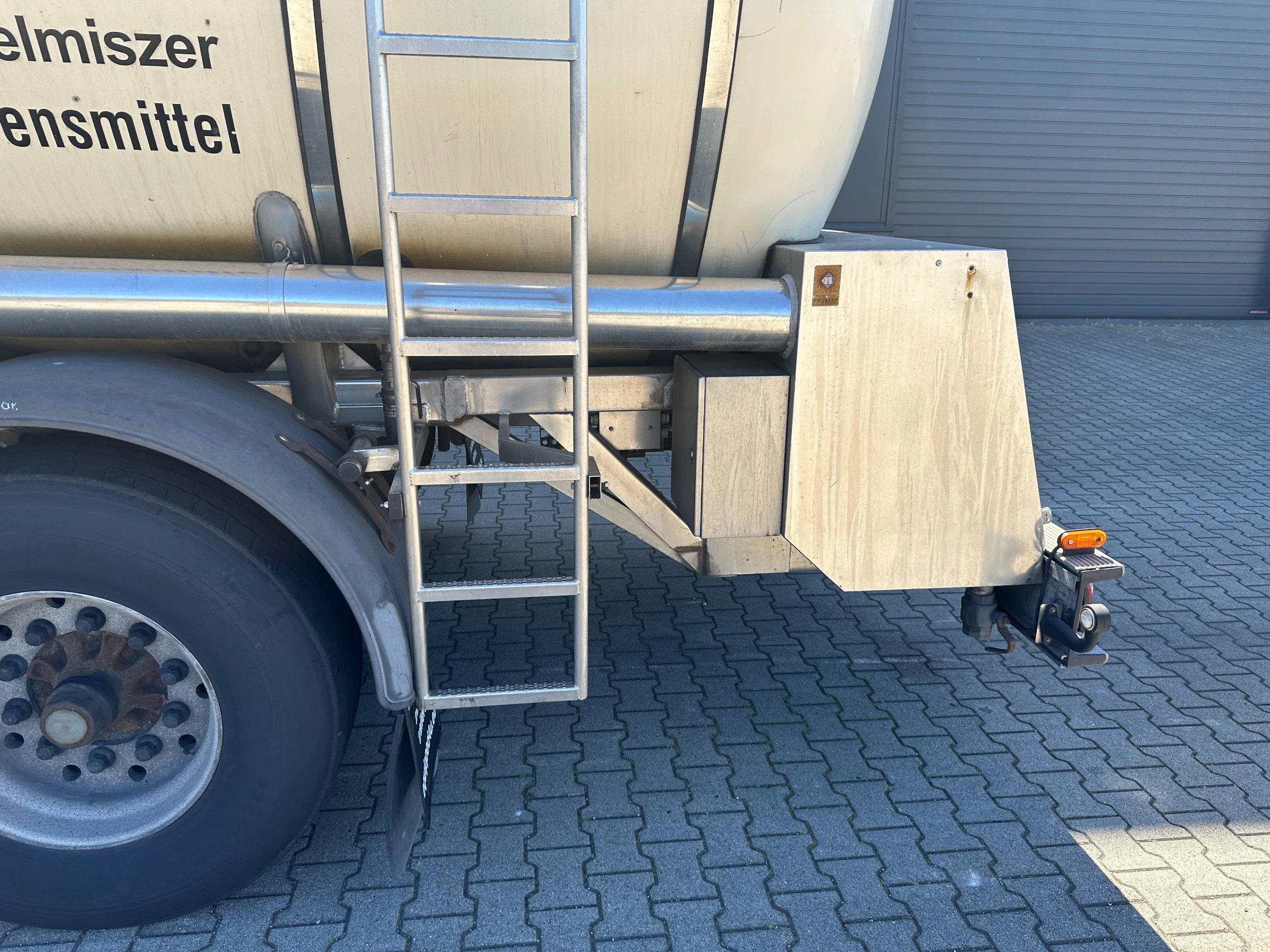 Feldbinder 1999 - FOOD / LEBENSMITTEL / LEVENSMIDDELEN / 33.500L / 3-COMP / PUMP / LIFTAXLE / ALCOA obrázek 23