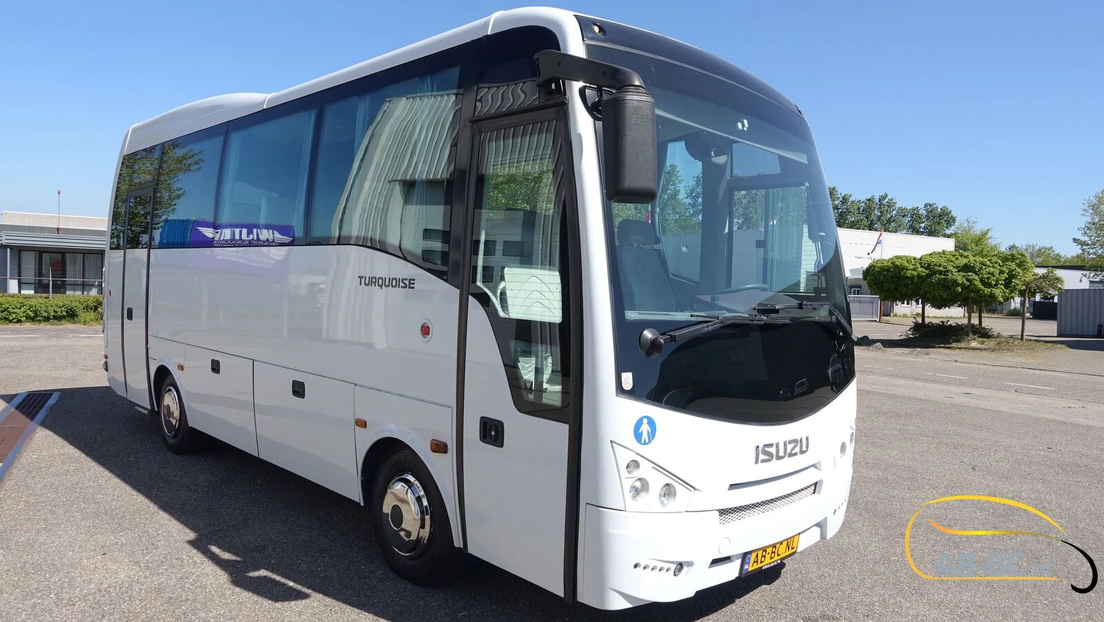 Isuzu Turquoise 30 seats EURO 6 2016 afbeelding 1