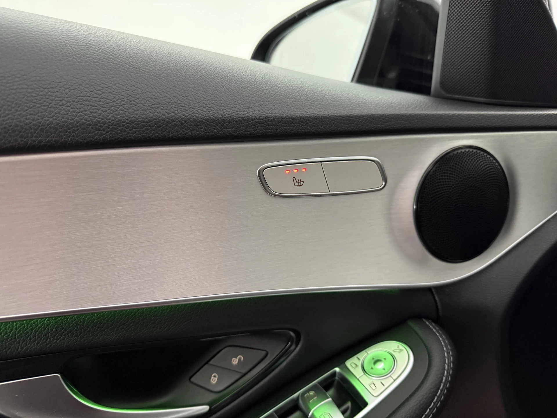 Mercedes-Benz C-Klasse 2020 - 200 Business Solution AMG 184PK afbeelding 36