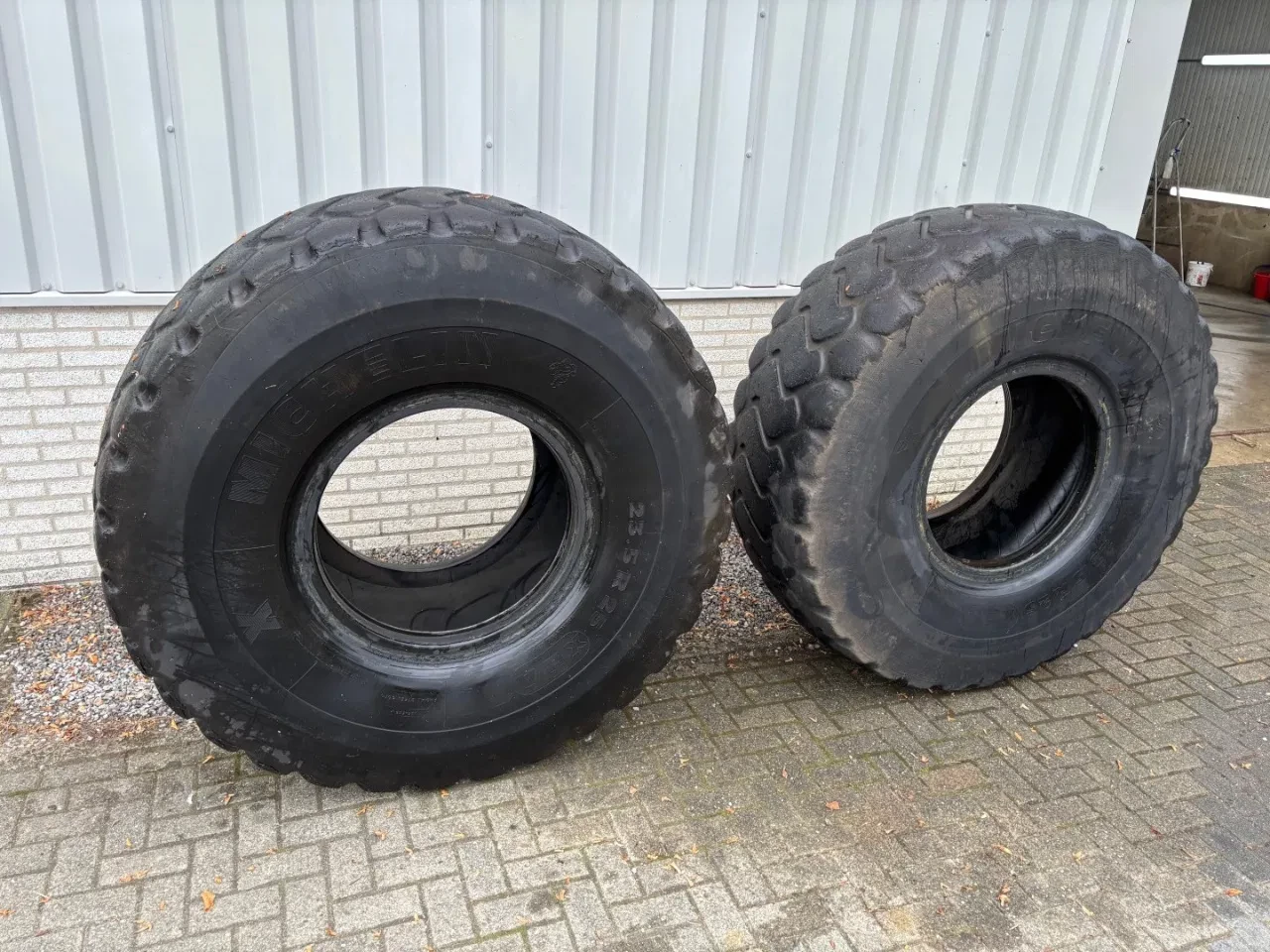 Michelin - 23.5R25 used tires (set of 2) Bild 1