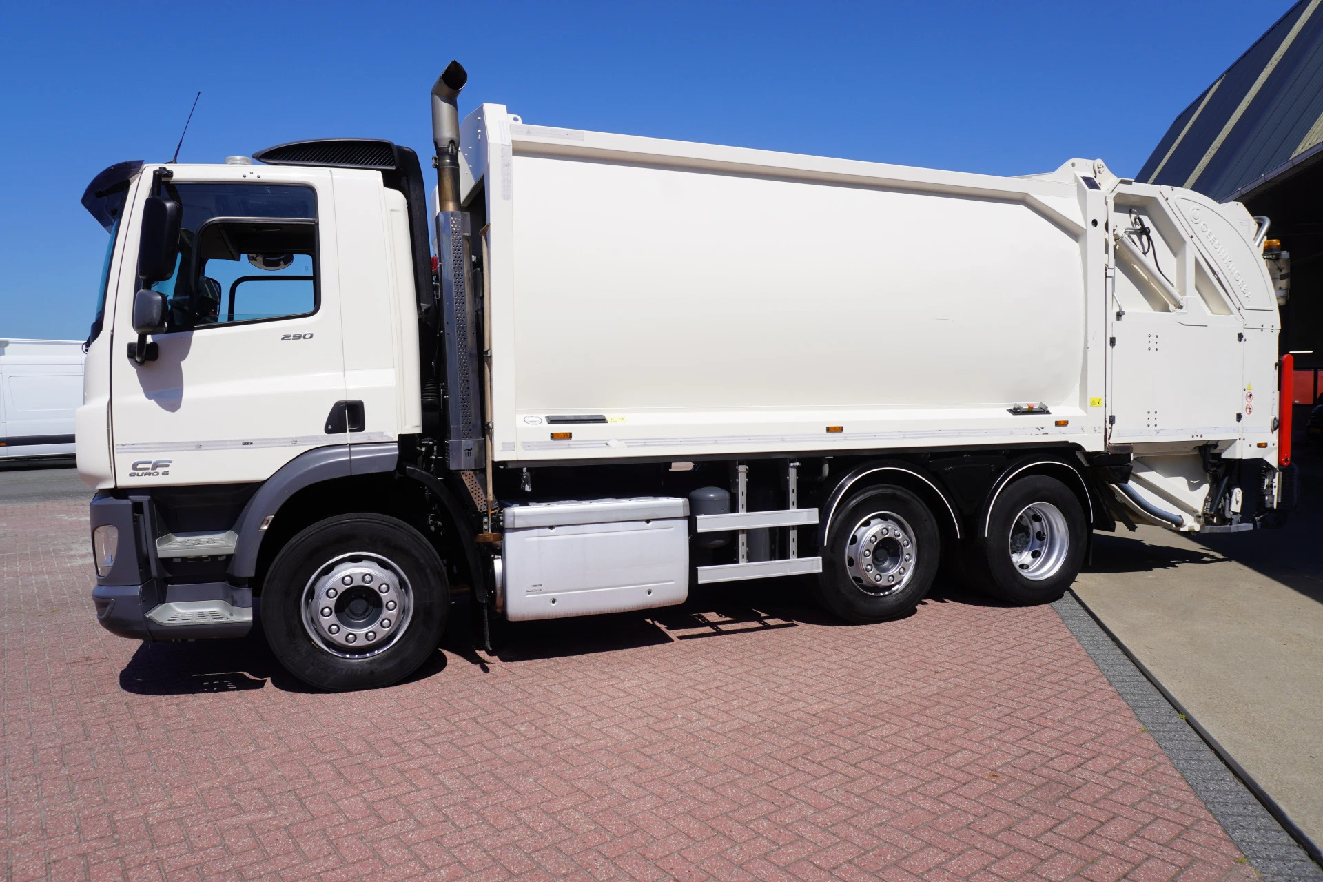 DAF CF 290 FAG 2017 - 286 Pk Euro 6 Automaat Vuilniswagen afbeelding 10