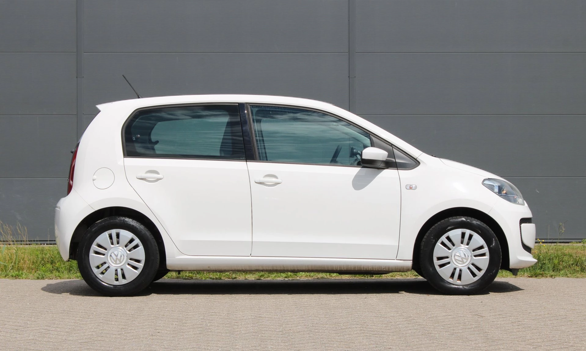Volkswagen up! 2015 - 1.0 Move Up! BlueMotion Navigatie 1eEigenaar afbeelding 4