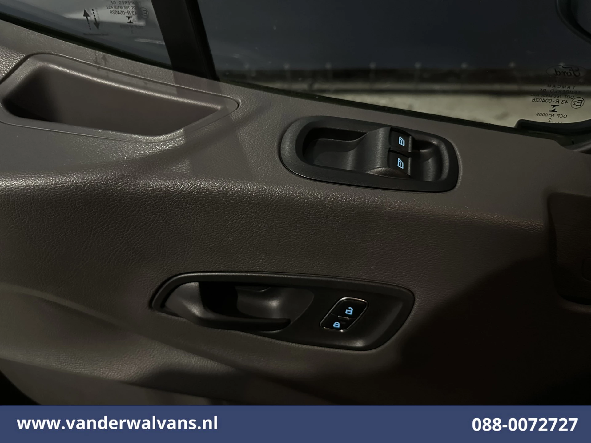 Ford Transit 2022 - 2.0 TDCI 130pk Bakwagen Laadklep Euro6 Airco | 1040kg laadvermogen | Cruisecontrol | Verwarmde Voorruit obrázek 16
