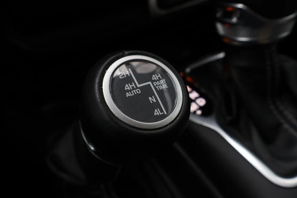 Jeep Wrangler 2022 - 4XE 380 Plug In Hybrid SAHARA / GOBI / 20 inch Bawarrion obrázek 14